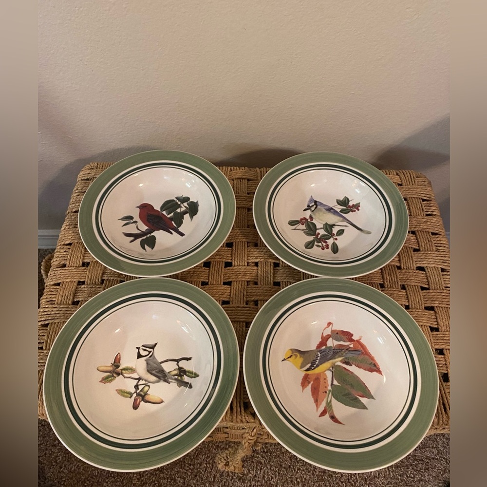 National Wildlife Federation.Set of 4 Bird Design Bowls. Never Used.